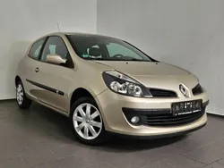 Gold Gebraucht 2007 Renault Clio II Limousine | 2.099 € (Guter Preis)