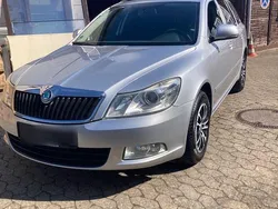 Silber Gebraucht 2011 Skoda Octavia Kombi | 5.799 € (Guter Preis)