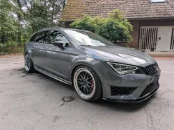 Grau Gebraucht 2016 Cupra Leon Kombi | 23.800 € (Teuer)