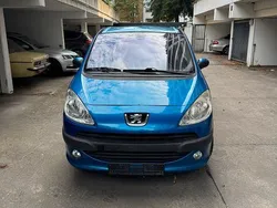 Grau Gebraucht 2006 Peugeot 1007 Filou Kleinwagen | 1.200 € (Guter Preis)