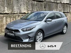 Lunarsilber Neu 2025 Kia Ceed Limousine | 22.990 € (Fairer Preis)
