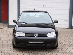 Schwarz Gebraucht 2002 VW Golf IV Edition Limousine | 2.999 € (Fairer Preis)