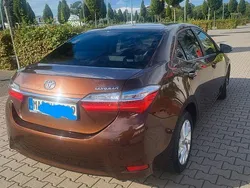 Braun Gebraucht 2017 Toyota Corolla Edition Limousine | 13.900 € (Fairer Preis)