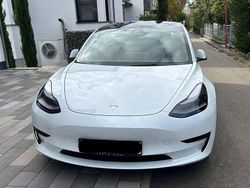 Weiß Gebraucht 2022 Tesla Model 3 Standard Range Plus Limousine | 27.700 € (Fairer Preis)