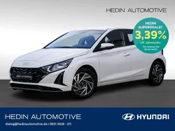 Weiß Neu 2025 Hyundai i20 Trend Limousine | 19.480 € (Guter Preis)