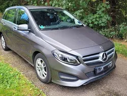 Grau Gebraucht 2017 Mercedes B180 Urban Van / Kleinbus | 13.900 € (Guter Preis)