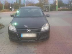 Schwarz Gebraucht 2004 Opel Astra Limousine | 1.250 € (Fairer Preis)