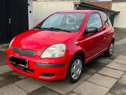 Rot Gebraucht 2004 Toyota Yaris Limousine | 2.300 € (Fairer Preis)