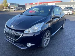 Blau Gebraucht 2014 Peugeot 208 Kleinwagen | 5.300 € (Guter Preis)