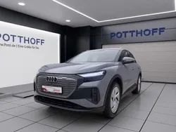 Grau Gebraucht 2021 Audi Q4 e-tron Comfort SUV | 27.950 € (Superpreis)