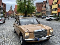 Gelb Gebraucht 1976 Mercedes 200 Limousine | 12.550 €