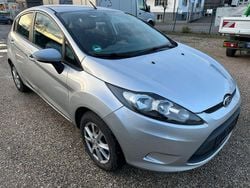 Grau Gebraucht 2010 Ford Fiesta Limousine | 2.200 € (Fairer Preis)