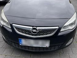 Schwarz Gebraucht 2011 Opel Astra Limousine | 2.900 € (Guter Preis)