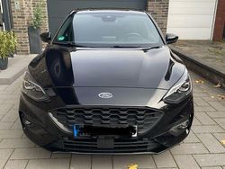 Schwarz Gebraucht 2021 Ford Focus ST-Line X Limousine | 19.000 € (Fairer Preis)
