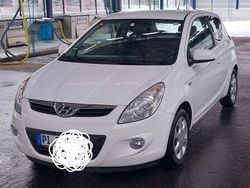 Weiß Gebraucht 2010 Hyundai i20 Classic Limousine | 1.800 € (Guter Preis)