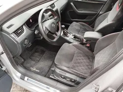 Grau Gebraucht 2019 Skoda Octavia RS Kombi | 24.500 € (Etwas zu teuer)