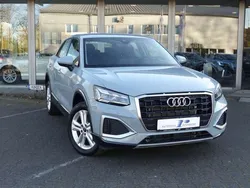 Pfeilgrau perleffekt Gebraucht 2024 Audi Q2 Sport SUV | 28.420 € (Fairer Preis)