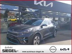 Grau Gebraucht 2021 Kia e-Niro Spirit SUV | 22.990 € (Fairer Preis)