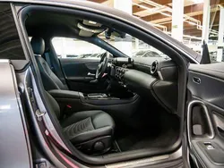 Grau / mountaingrau Gebraucht 2023 Mercedes CLA180 Advanced Limousine | 31.890 € (Teuer)