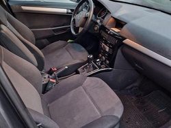 Grau Gebraucht 2010 Opel Astra Kombi | 2.100 € (Fairer Preis)