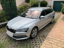 Silber Gebraucht 2022 Skoda Superb Style Kombi | 22.000 € (Guter Preis)