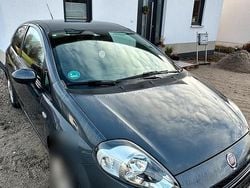 Grau Gebraucht 2014 Fiat Punto Limousine | 2.999 €