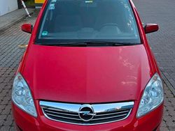 Rot Gebraucht 2008 Opel Zafira Van / Kleinbus | 1.900 € (Guter Preis)