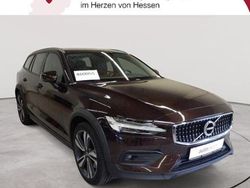 Maple braunmetallic Gebraucht 2020 Volvo V60 CC Kombi | 19.790 € (Guter Preis)
