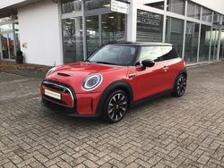 Rot Gebraucht 2022 Mini Cooper SE Classic Kleinwagen | 17.890 € (Fairer Preis)