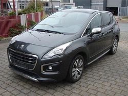 Grau Gebraucht 2016 Peugeot 3008 Allure Van / Kleinbus | 9.900 €