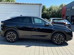 Perla nera schwarz metallic perla nera schwarz metallic Neu 2025 Peugeot 3008 GT SUV | 34.198 € (Fairer Preis)