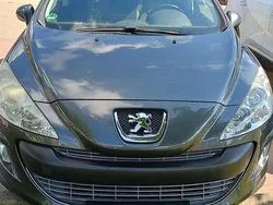 Grau Gebraucht 2010 Peugeot 308 Premium Limousine | 2.950 € (Fairer Preis)
