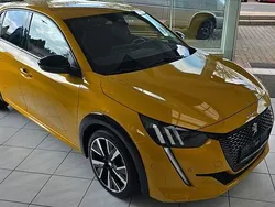 Gelb Gebraucht 2023 Peugeot 208 GT Kleinwagen | 18.990 € (Guter Preis)