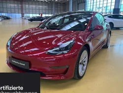 Rot Gebraucht 2021 Tesla Model 3 Long Range Limousine | 28.300 € (Teuer)