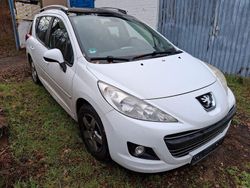 Weiß Gebraucht 2011 Peugeot 207 Family Kombi | 2.199 € (Fairer Preis)