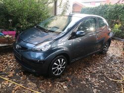 Schwarz Gebraucht 2003 Toyota Aygo Kleinwagen | 2.450 €