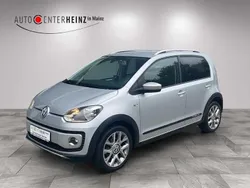 Light silver metallic Gebraucht 2015 VW cross up! Kleinwagen | 8.900 € (Fairer Preis)