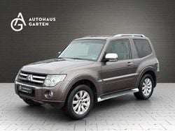 Braun Gebraucht 2009 Mitsubishi Pajero Edition SUV | 9.950 € (Guter Preis)