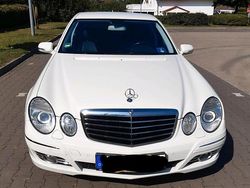 Weiß Gebraucht 2008 Mercedes E350 Avantgarde Limousine | 12.900 € (Fairer Preis)