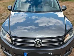 Grau Gebraucht 2014 VW Tiguan Sportline SUV | 14.500 € (Etwas zu teuer)