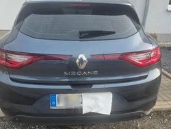 Grau Gebraucht 2018 Renault Mégane IV Play Limousine | 10.000 € (Fairer Preis)