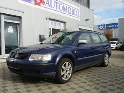 Blau Gebraucht 1999 VW Passat Kombi | 1.990 € (Teuer)