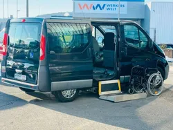 Schwarz Gebraucht 2012 Opel Vivaro Van | 24.900 €