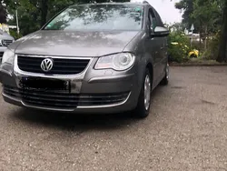 Grau Gebraucht 2009 VW Touran United Van / Kleinbus | 5.400 € (Guter Preis)
