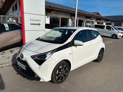 Weiß Gebraucht 2021 Toyota Aygo X-play Kleinwagen | 10.990 € (Etwas zu teuer)