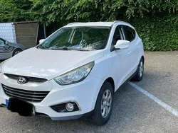 Weiß Gebraucht 2013 Hyundai ix35 Edition SUV | 10.200 € (Etwas zu teuer)