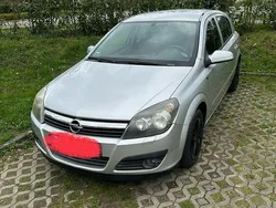 Grau Gebraucht 2005 Opel Astra Limousine | 1.500 € (Fairer Preis)