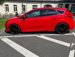 Rot Gebraucht 2018 Ford Focus ST-Line Kombi | 10.200 € (Superpreis)