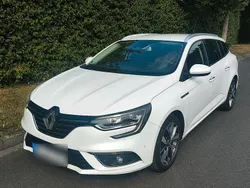 Weiß Gebraucht 2016 Renault Mégane GrandTour Bose Edition Kombi | 8.000 € (Etwas zu teuer)