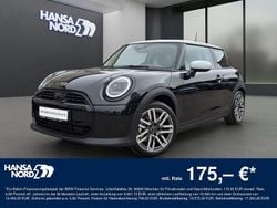 Schwarz / midnight black (metallic) Gebraucht 2024 Mini Cooper Classic Kleinwagen | 26.450 € (Guter Preis)